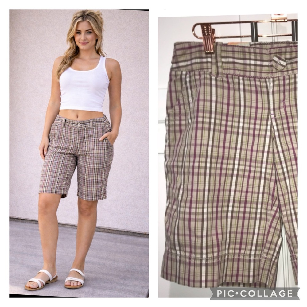 Low rise relaxed fit Bermuda shorts